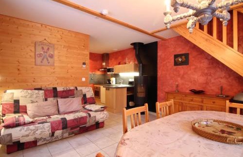 Mont-Dore Chalet De Esquí | Chalet spacieux avec terrasse et poêle à bois près du centre - FR-1-608-65