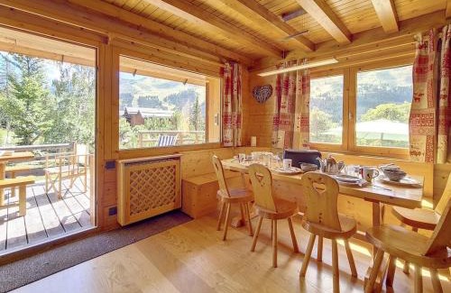 Meribel Chalet De Esquí | Chalet typique ski-in/ski-out, cheminée et terrasse, parking, Wi-Fi inclus à Méribel - FR-1-688-15