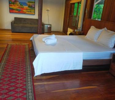 Tan Hiep Hotel | Cham Island Wooden Cabin