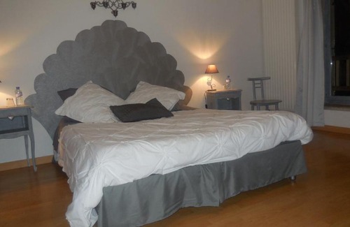 Lescheroux Cama Y Desayuno | Chambre d'Hôtes Familiale la Jument Grise