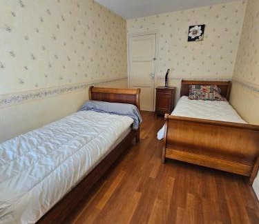 Lurcy-le-Bourg Casa | Chambre d'hote les frérots