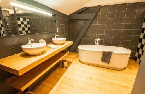 Saint-Pierre-de-Cole Cama Y Desayuno | Chambre Flori - Lavy