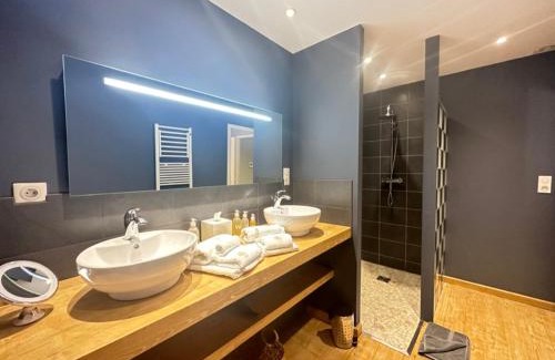 Saint-Pierre-de-Cole Cama Y Desayuno | Chambre Luna - Lavy