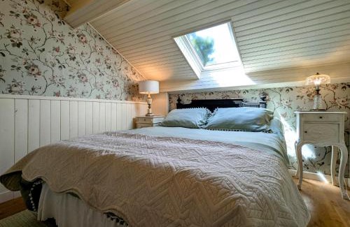 Rosieres Cama Y Desayuno | Chambre Verte avec Jardin partagé près du Puy-en-Velay - FR-1-582-498