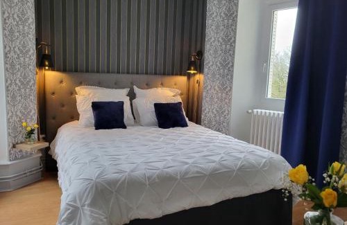 Cluis Cama Y Desayuno | Chambres d'hôtes de charme au Château avec jardin et petit-déjeuner inclus - FR-1-591-689