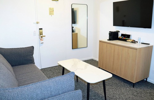 Adelaide Central Business District Hotel | Chancellor on Currie