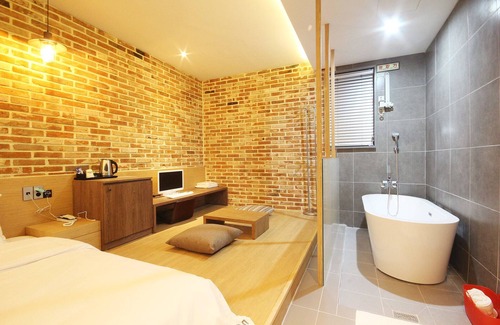 Gangseo District Hotel | Changwon Jinhae Yongwon Hotel VIN