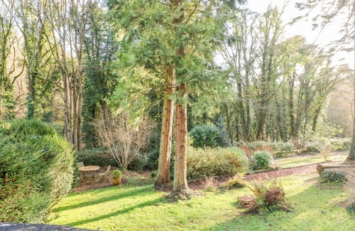 Chalford Cabaña | CHAPEL COTTAGE, pet friendly in Chalford, Gloucestershire