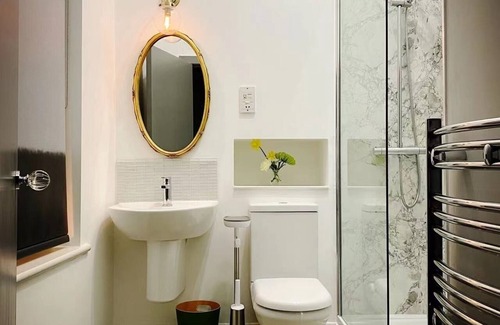 Weymouth Casa | Chapter 1 Hotels