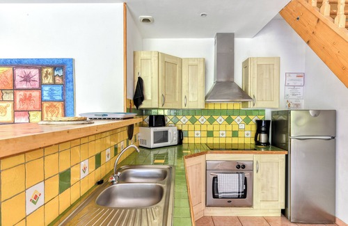 Fabrezan Casa | Casa rural de encanto con piscina, en una propiedad viticola a 30 min del mar.