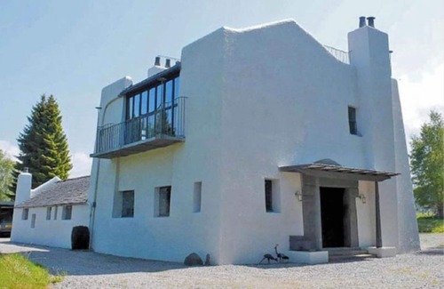 Inverarnie Casa | Charles Rennie Mackintosh Scottish Art Nouveau Self Catering Holiday Let