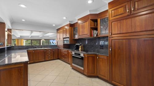 Coffs Harbour Casa | Charlesworth 15 - Beach Reserve, Amazing Views, Walk to Resorts, Sleeps 15