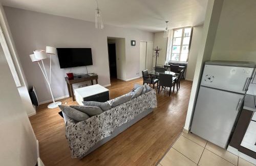 Uzerche Apartamento | Charmant appartement RDC familial ou pour le travail