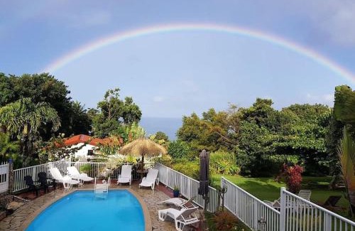 Bouillante Chalet De Esquí | Charmant bungalow avec piscine Kaz' Basse
