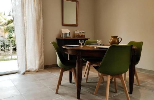 Saint-Julien-de-Peyrolas Casa | Charmante maison avec jardin aux portes des gorges de l'Ardèche