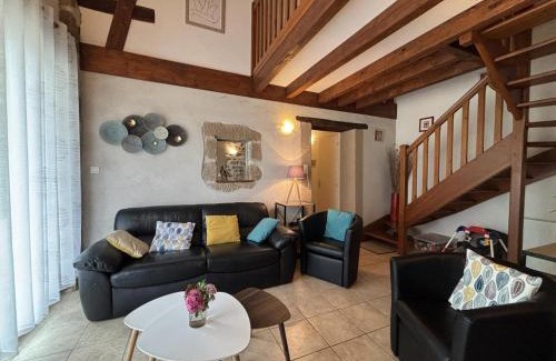 Bourbon-l'Archambault Casa | Charmante fermette indépendante, animaux acceptés, terrasse et jardin - FR-1-489-87