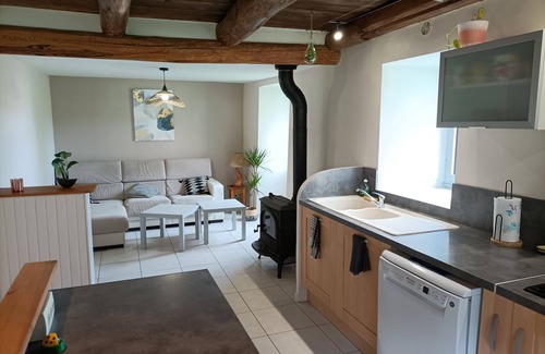 Fontanes Casa | Charmante Ferme de Village Restaurée Proche du lac de Naussac et de L'allier