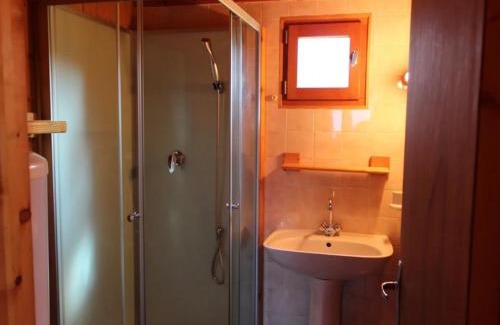 Viplaix Casa | Charmants chalets avec jardin et jeux pour enfants à Mesples - FR-1-489-402