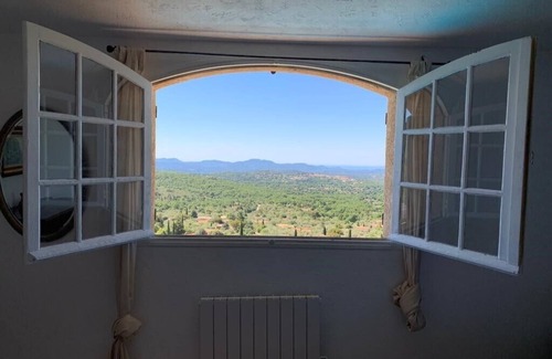 Saint-Cezaire-sur-Siagne Villa | Amplia villa con piscina y vistas