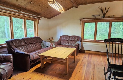 Upplands Vasby Municipality Cabina | Charmig Stuga Mitt i Naturen!