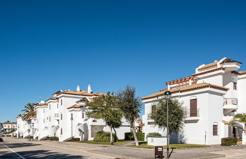Los Gallos-Cerromolino Apartamento | Encantador apartamento en Chiclana, ideal para familias