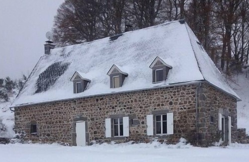 La Bourboule Casa | Encantadora casa en el corazón de la Auvernia de 260 M2.10 hectáreas de propiedad.