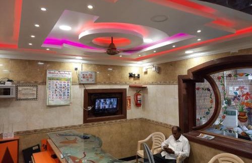 Triplicane Cabina | Charminar Residency