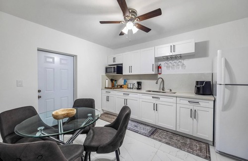 Carol City Apartamento | Charming 1-bedroom apartment with AC, WiFi in nice Miami Gardens