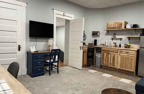 DuBois Apartamento | Charming 1 Bedroom Apartment in Historic Home in heart of DuBois