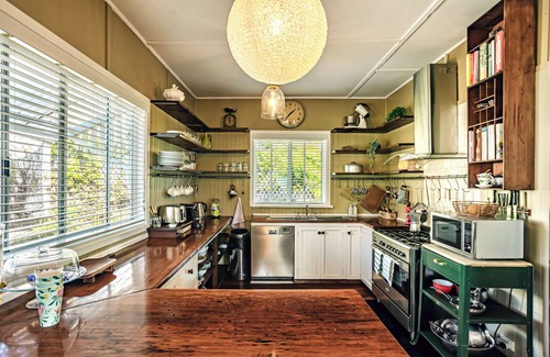 Dorrigo Cabaña | Charming 1940's two bedroom cottage, established gardens, large verandah and BBQ