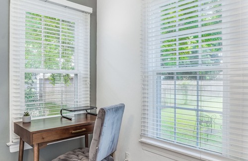 Broadmoor Casa | Charming 1950's Broadmoor Home in Middle of Shreveport