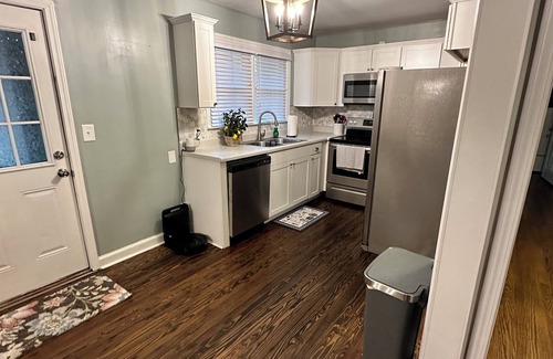 Kingsport Casa | Charming 2 Bed/2 Bath Retreat on Warpath Drive - Your Perfect Home Awaits!