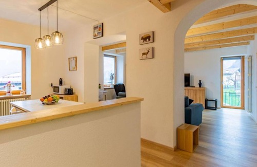 Tione di Trento Apartamento | Charming 2-bedroom apartment CASA 3 FONTANE, mounts & lakes & ski