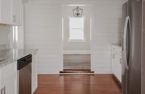 Edenton Cabaña | Charming 2-bedroom cottage in Edenton. Near Cotton Mill Village. Downtown.