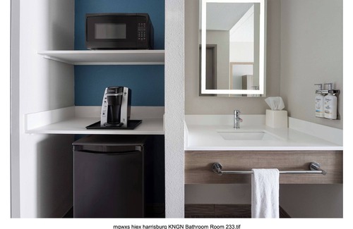 Harrisburg Hotel | Charming 2-bedroom hotel with AC, Guest Laundry, and fitness room in Harrisburg