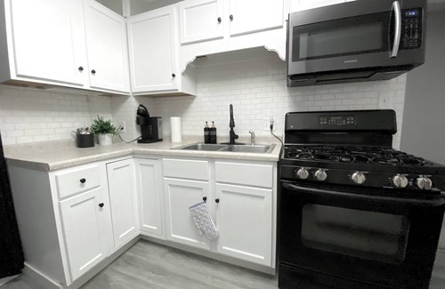 South Bend Casa | Charming 2-bedroom home, close to Downtown South bend and 5 mins away from ND