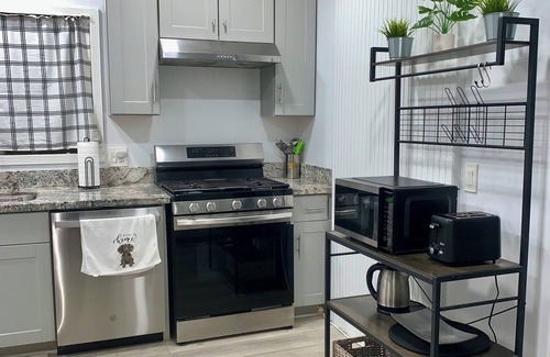 El Centro Casa | Charming 2-bedroom house in El Centro with WiFi, AC