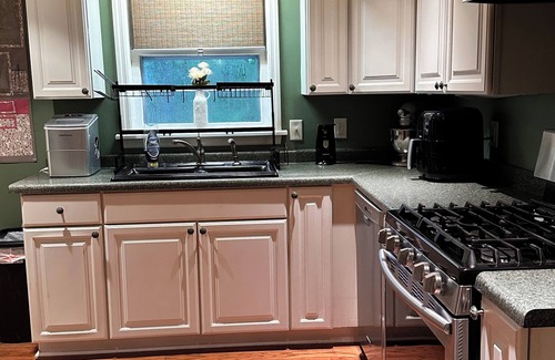 Stephens Casa | Charming 2-bedroom house in wonderful Crawford with petting zoo.