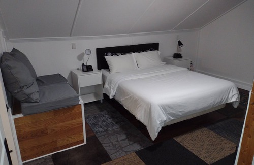 Elberton Casa | Charming 2-bedroom house in serene Elberton with WiFi, AC