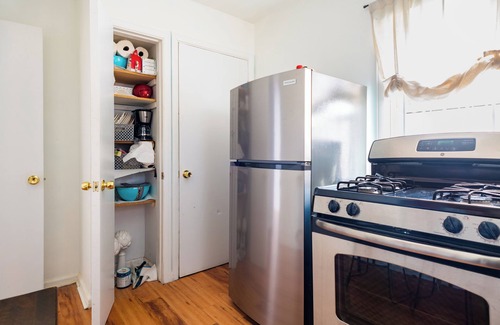 Detroit Casa | Charming 2-bedroom house in cool Detroit in the eara of 8 livernois