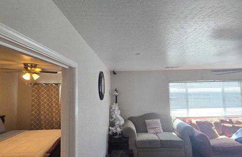 Hanford Casa | Charming 2-bedroom house with fitness room, WiFi in enjoyable Hanford