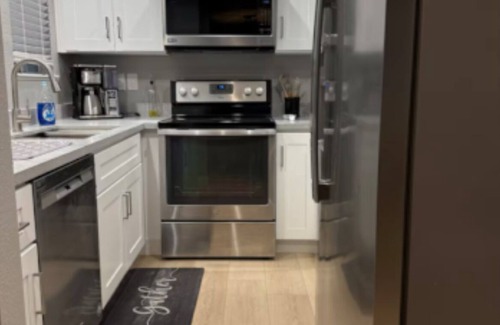 Modesto Casa | Charming 2-bedroom house with AC in Modesto