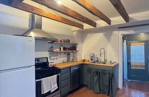 Little York Apartamento | Charming 2-bedroom Twin private house in serene Milford