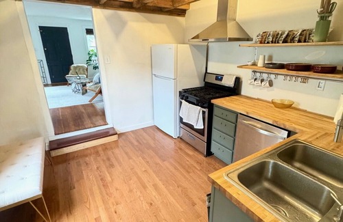 Little York Apartamento | Charming 2-bedroom Twin private house in serene Milford