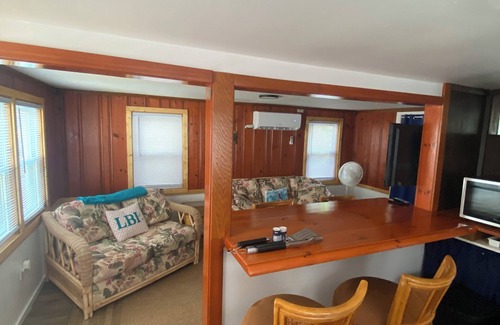 Beach Haven Cabaña | Charming 2-bedroom cottage in delightful Beach Haven