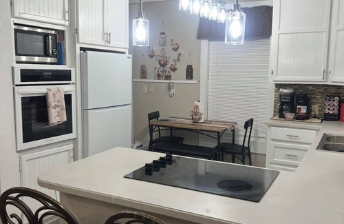 Perdue Hill Casa | Charming 2-bedroom house in Monroeville with Wi-Fi and AC.