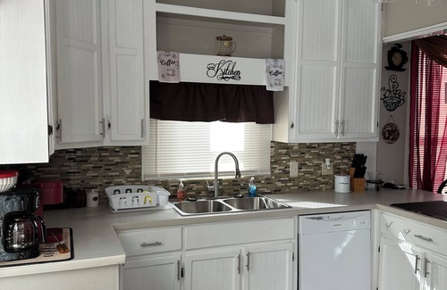 Perdue Hill Casa | Charming 2-bedroom house in Monroeville with Wi-Fi and AC.
