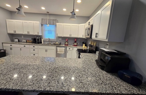 Mount Carmel Casa | Charming 2-bedroom bungalow with WiFi and AC in serene Mount Carmel