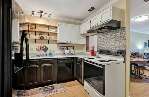 Nacogdoches Casa | Charming 2-bedroom Townhome - Close to SFA