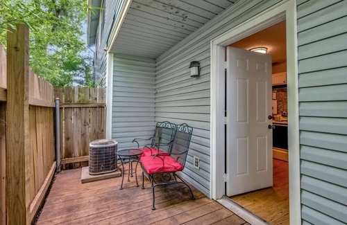 Nacogdoches Casa | Charming 2-bedroom Townhome - Close to SFA
